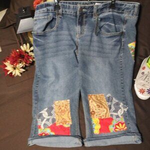 406 jeaniemade Size 23 Maurices Patchwork Capris